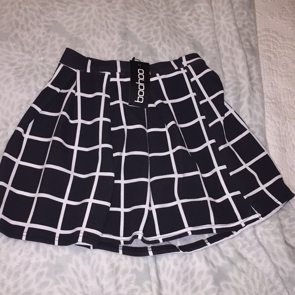 Boohoo Dresses & Skirts - Petite Erin checked box pleat skater skirt Boohoo Dresses & Skirts - Petite Erin checked box pleat skater skirt